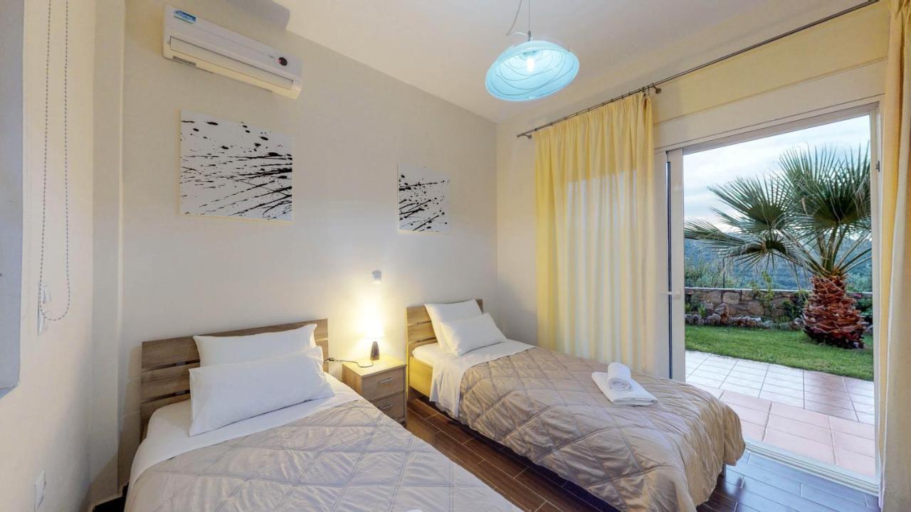 Meliades Villas Agia Marina Exteriör bild
