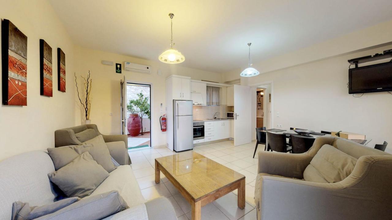 Meliades Villas Agia Marina Exteriör bild
