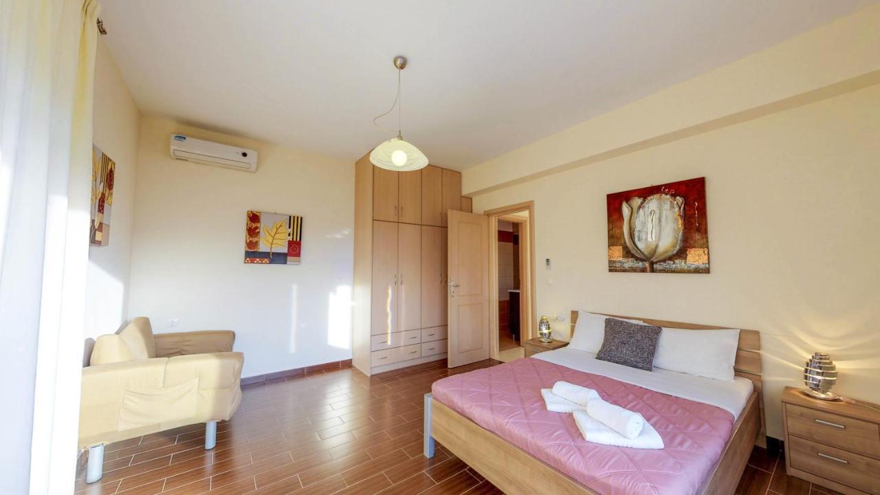 Meliades Villas Agia Marina Exteriör bild